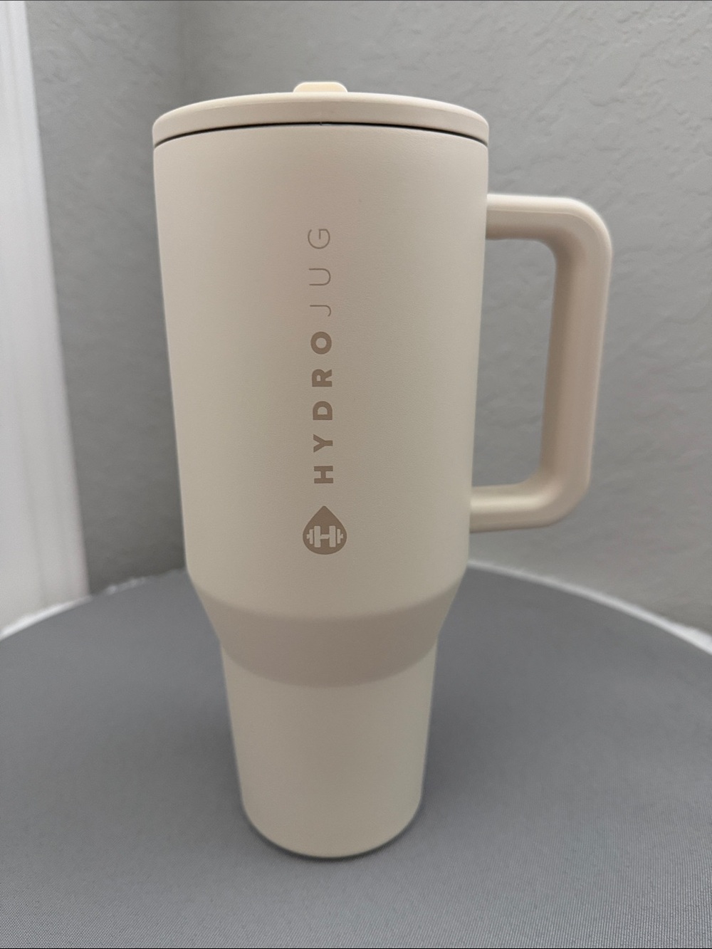 EUC Hydrojug Cream 40oz traveler